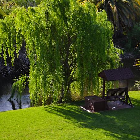 Riverside Guest Lodge Oudtshoorn Exterior photo